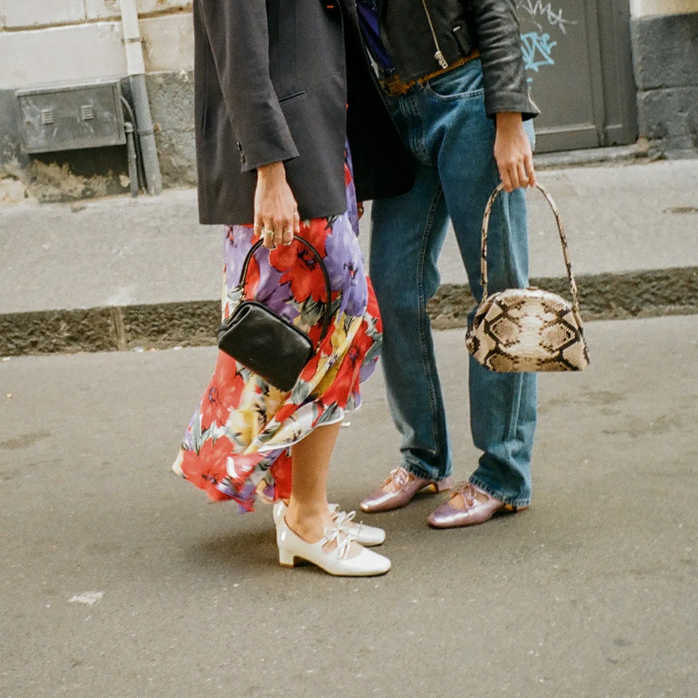 Balagan Hug Bag Torebka L, Zlamana Biel Wzor Pytona- Minitorebki